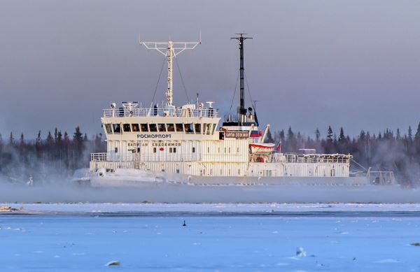 Ледоколы ФГУП "Росморпорт" работают на спуске льда на Северной Двине