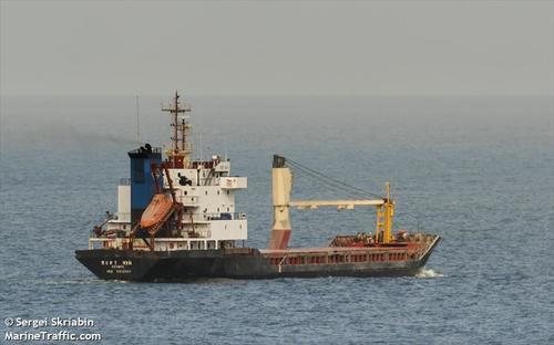 Морякам т/х "Порт Мэй" угрожает опасность